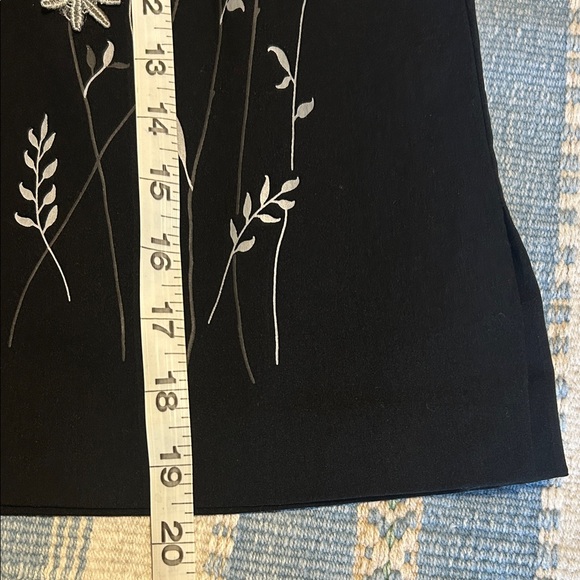 Elegant Black Floral Embroidered y2k plus size Skirt - Picture 6 of 6